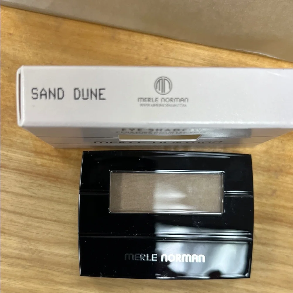 Merle Norman Eye Shadow- Sand Dune - Picture 7 of 7